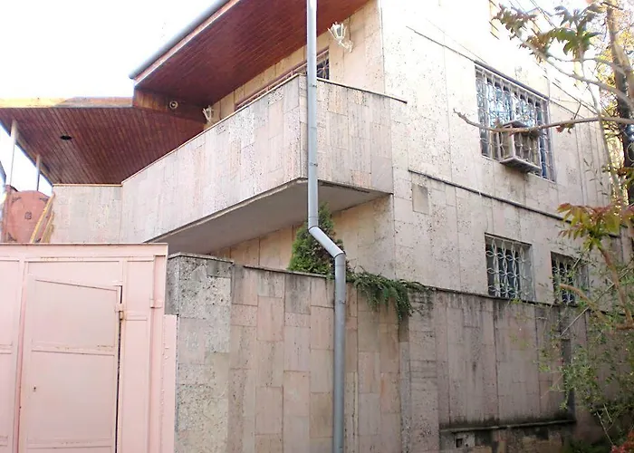 House On Yakornyy Lane *